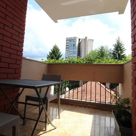 Drustveni Dom I * サラエヴォ