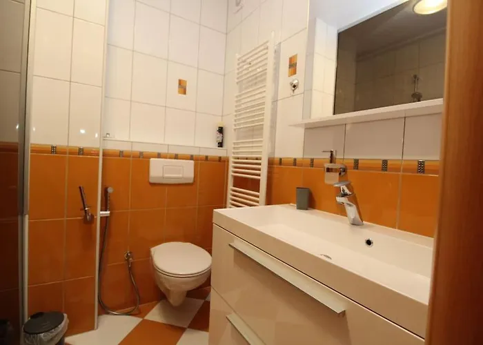 Drustveni Dom I شقة